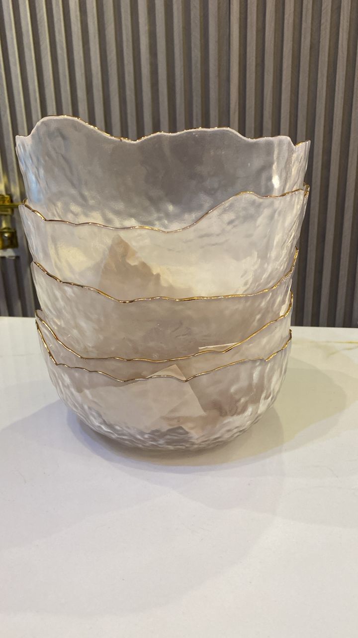 Glass bowl with gold rim small